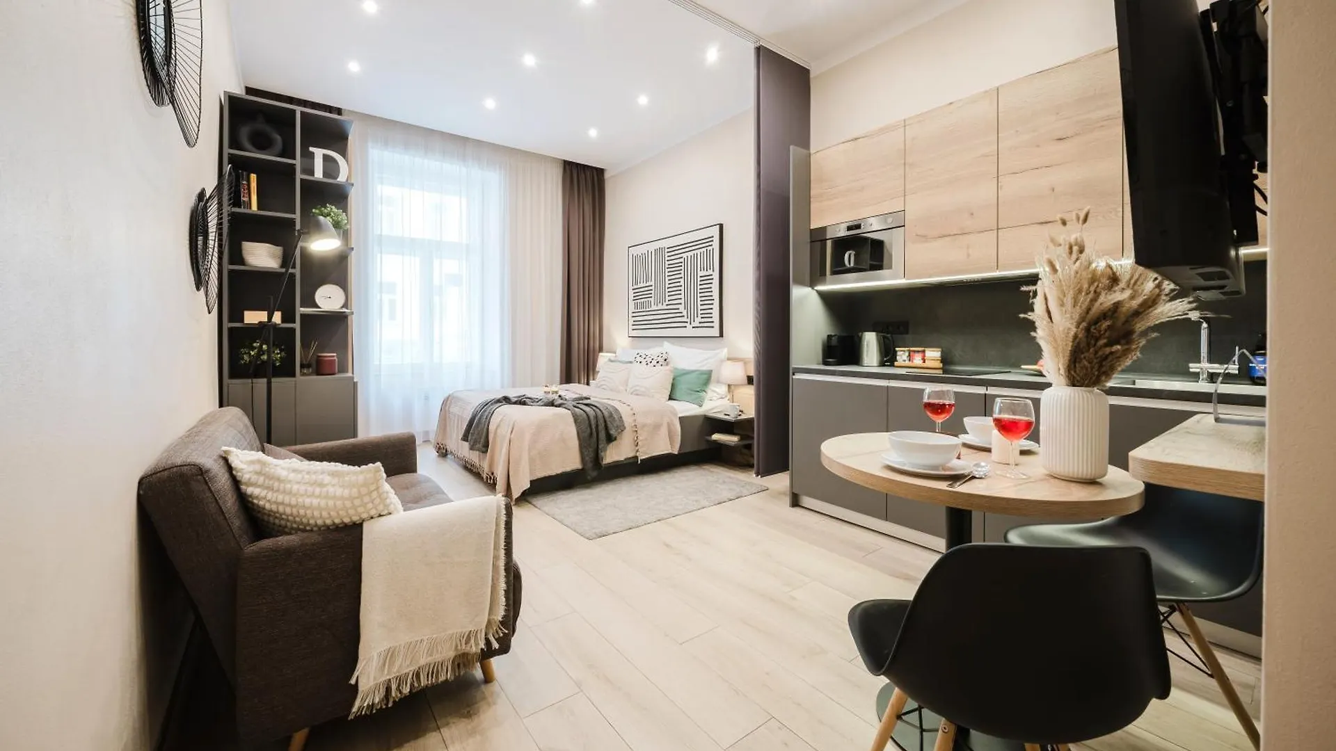 Prague Days - Modern Studios - 7 Min Wenceslas Square location